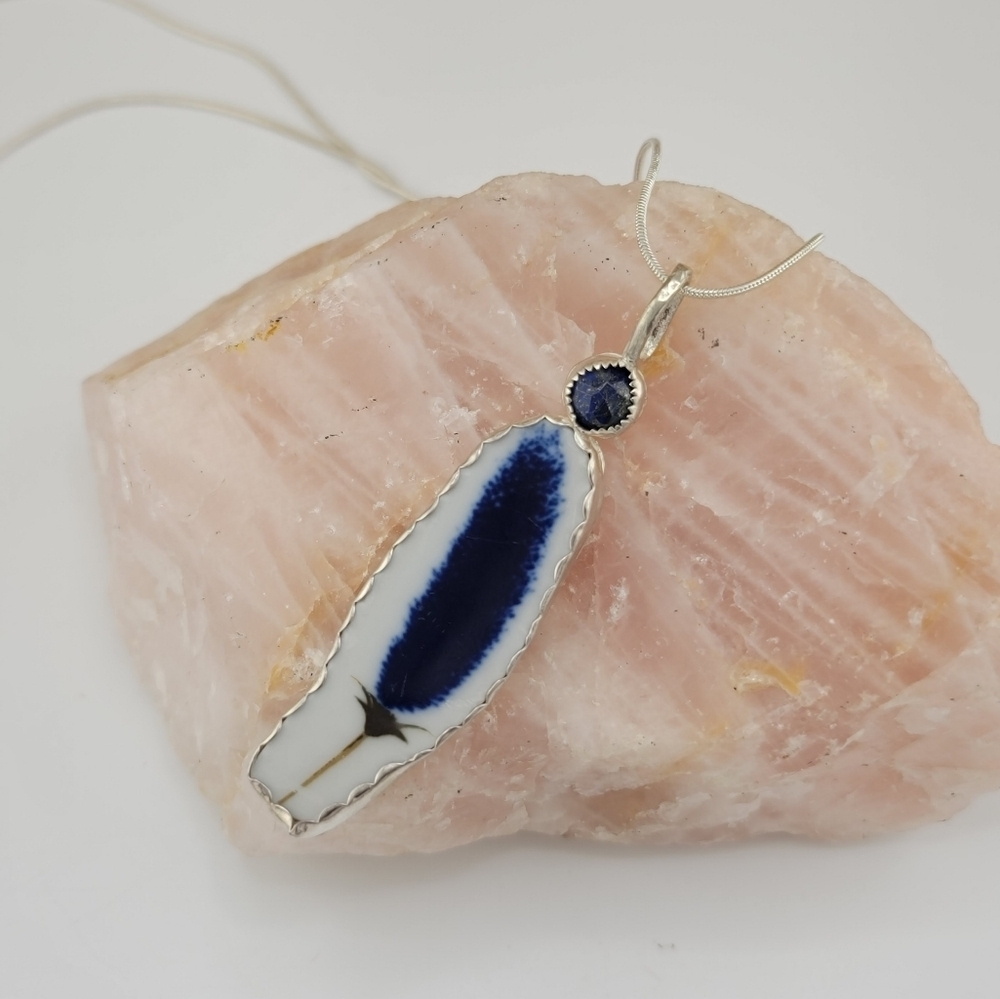 BROKEN CHINA CERAMIC PLATE PENDANT HANDMADE IN STERLING SILVER METAL